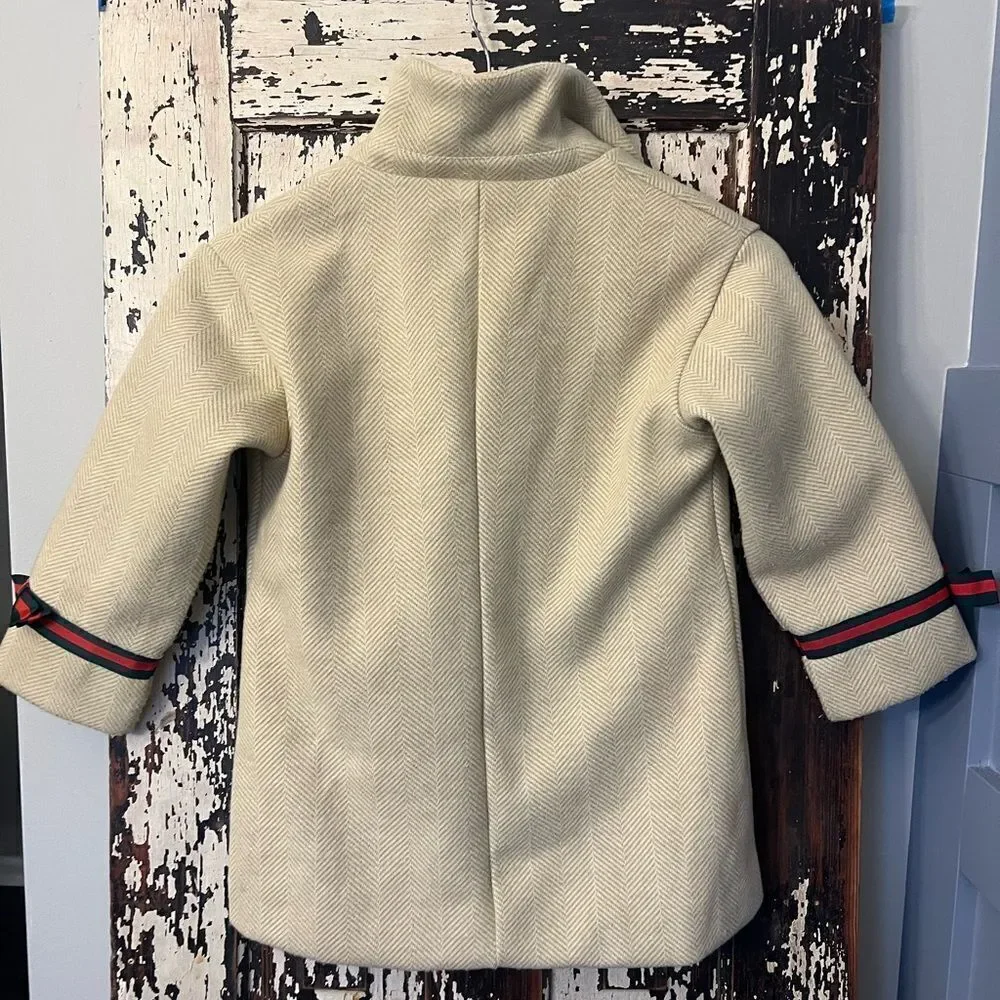 Girls dress coat w Gucci vibes. Nice ribbon and button embellishments. Size 4-5